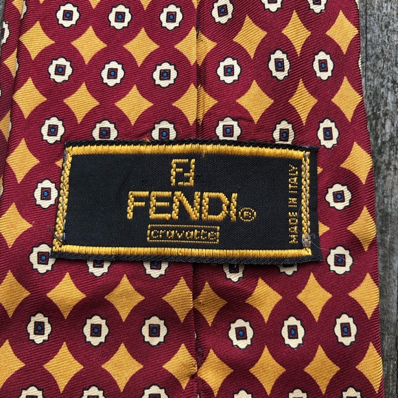 Vintage FENDI Neck Tie / Silk / Made in Italy / Red & Gold Geometric Design - Picture 3 of 7